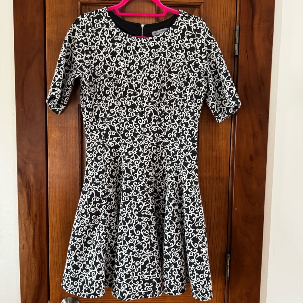 Danny and Nicole Fit & Flare Dress Women's 10 Black White Scroll Twirl Back Zip